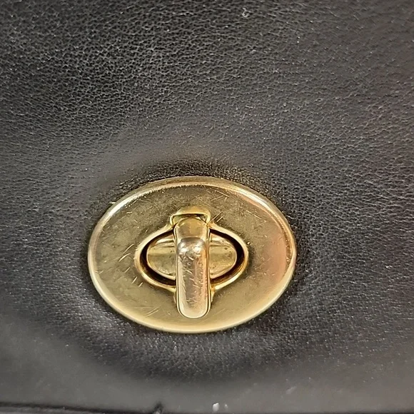 Vintage Coach Legacy Crescent #9718 - Picture 11 of 17